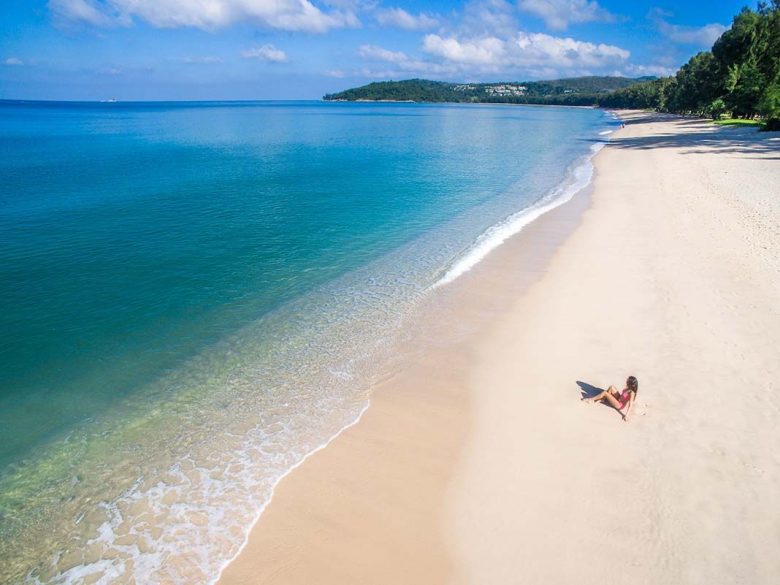 Alojarse cerca de la playa de Bangthao en Phuket
