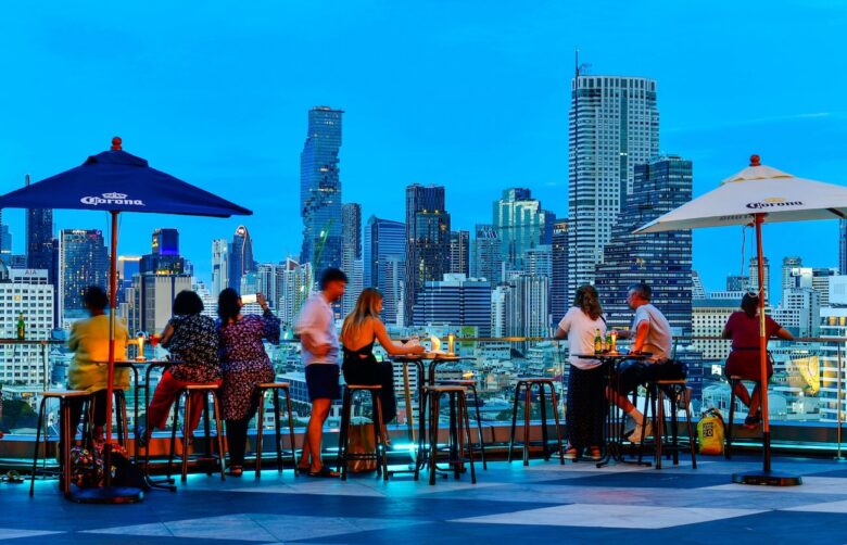 A qué hora se sale en Bangkok
